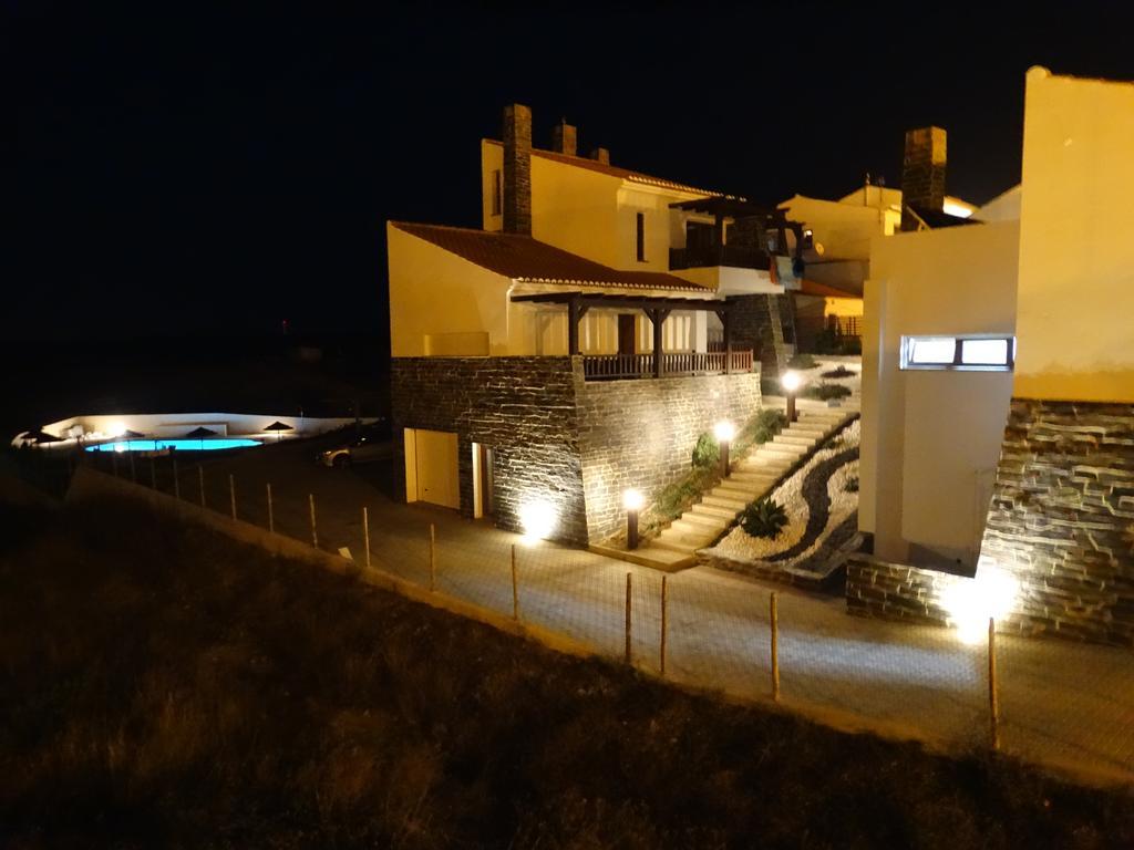 Falesias Da Arrifana Praia da Arrifana Exterior photo